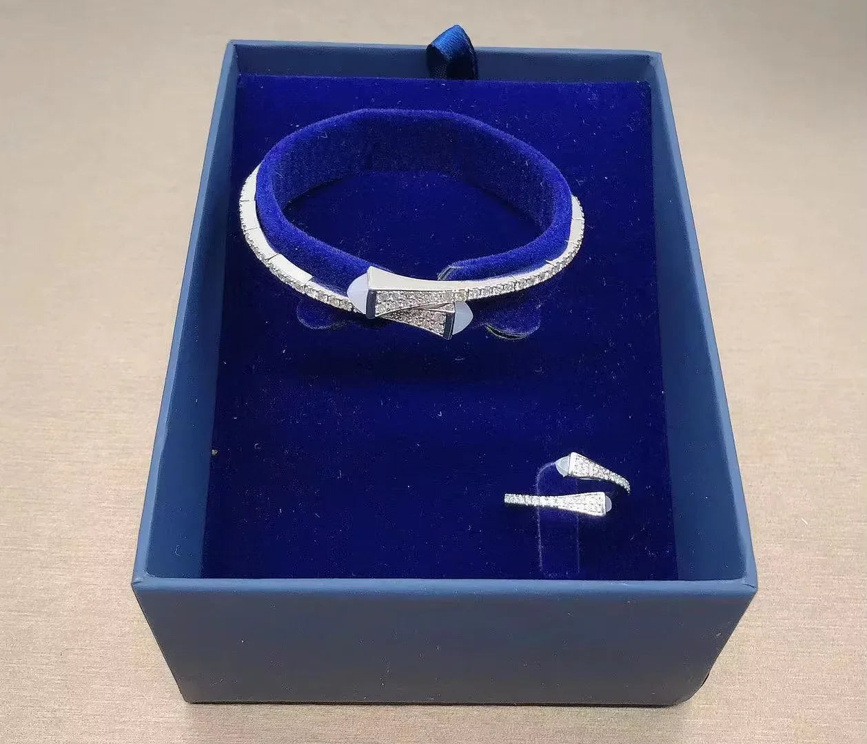 New Romatic Women'S Fashion 2 Pcs Bracelet & Ring Set Colorful Resin Simple Design Open Cuff Bangle Jewelry Set - MONVRCH